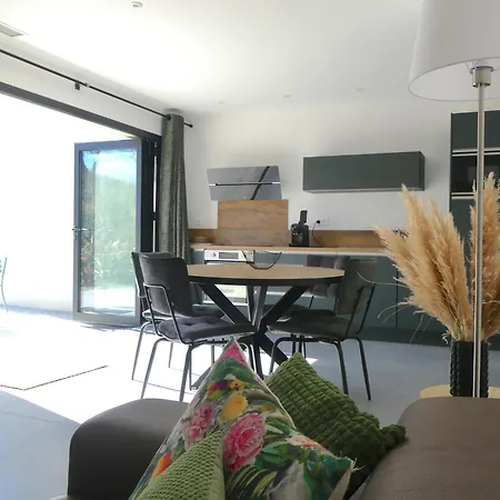 Opus - Authenticite - Piscine - Climatisation - Vignes Apartment
