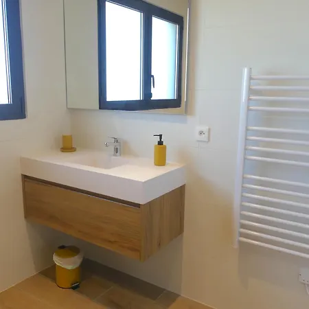 Opus - Authenticite - Piscine - Climatisation - Vignes Trouillas