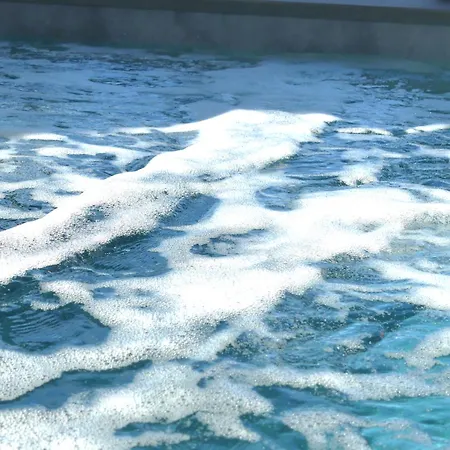 Opus - Authenticité - Piscine - Climatisation - Vignes Trouillas