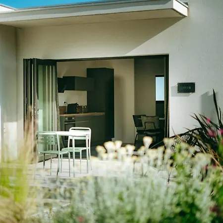 Opus - Authenticite - Piscine - Climatisation - Vignes Trouillas